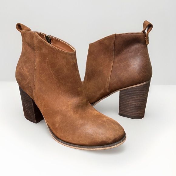 BP Women's Lance Cognac Brown Leather Bootie Size 8M Block Heel Side Zip - Picture 1 of 13